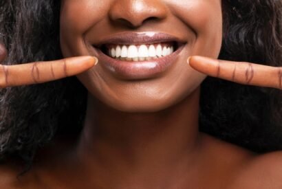 Thumbnail for 5 Quick DIY Ways To Whiten Teeth